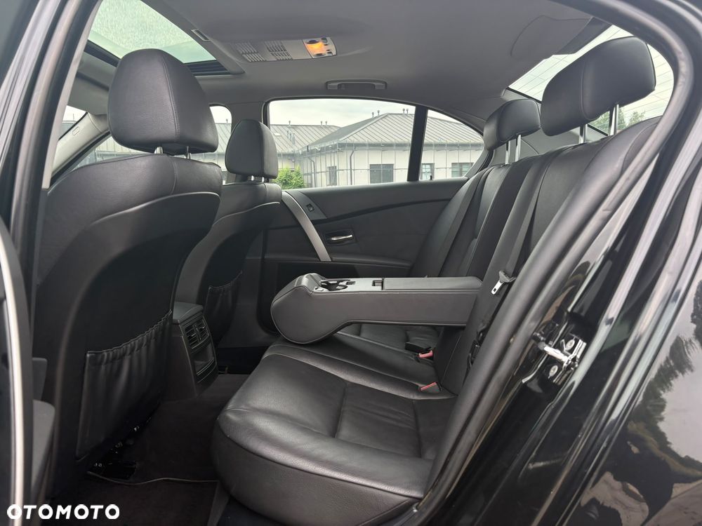 BMW Seria 5 525d - 30