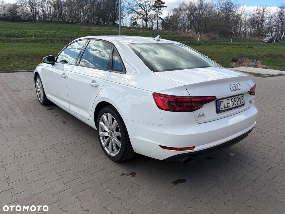 Audi A4 Limousine 2.0 TFSI ultra S tronic - 8