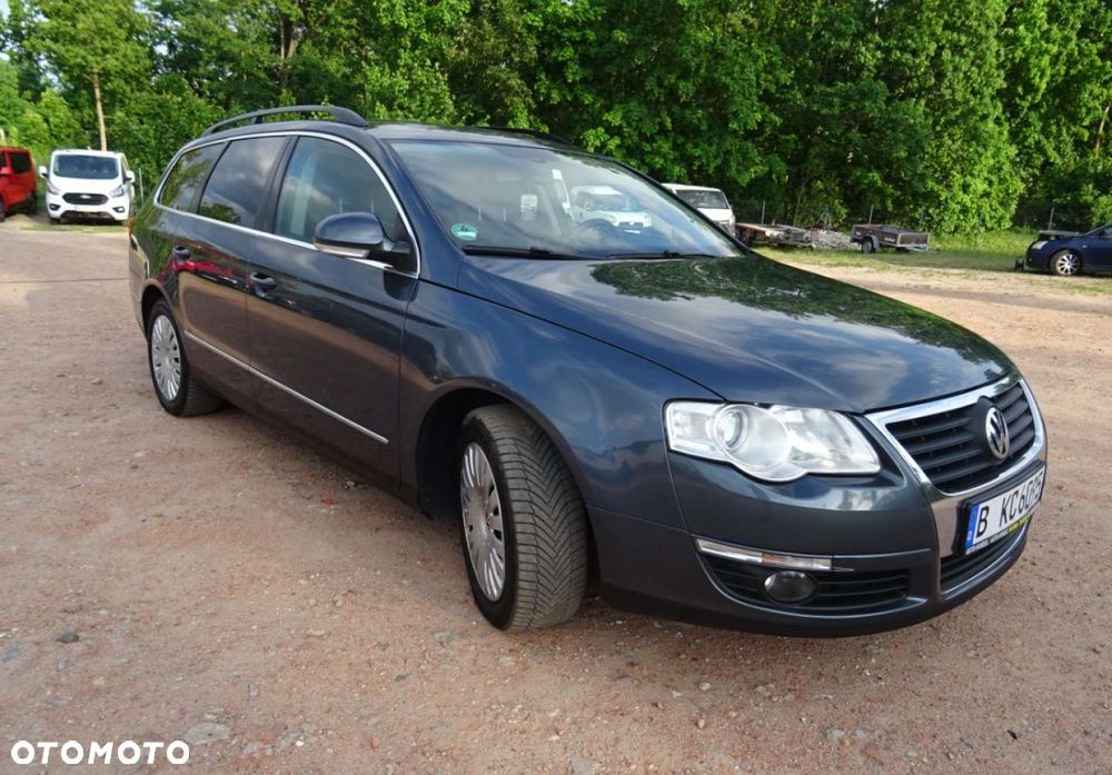 Volkswagen Passat - 2