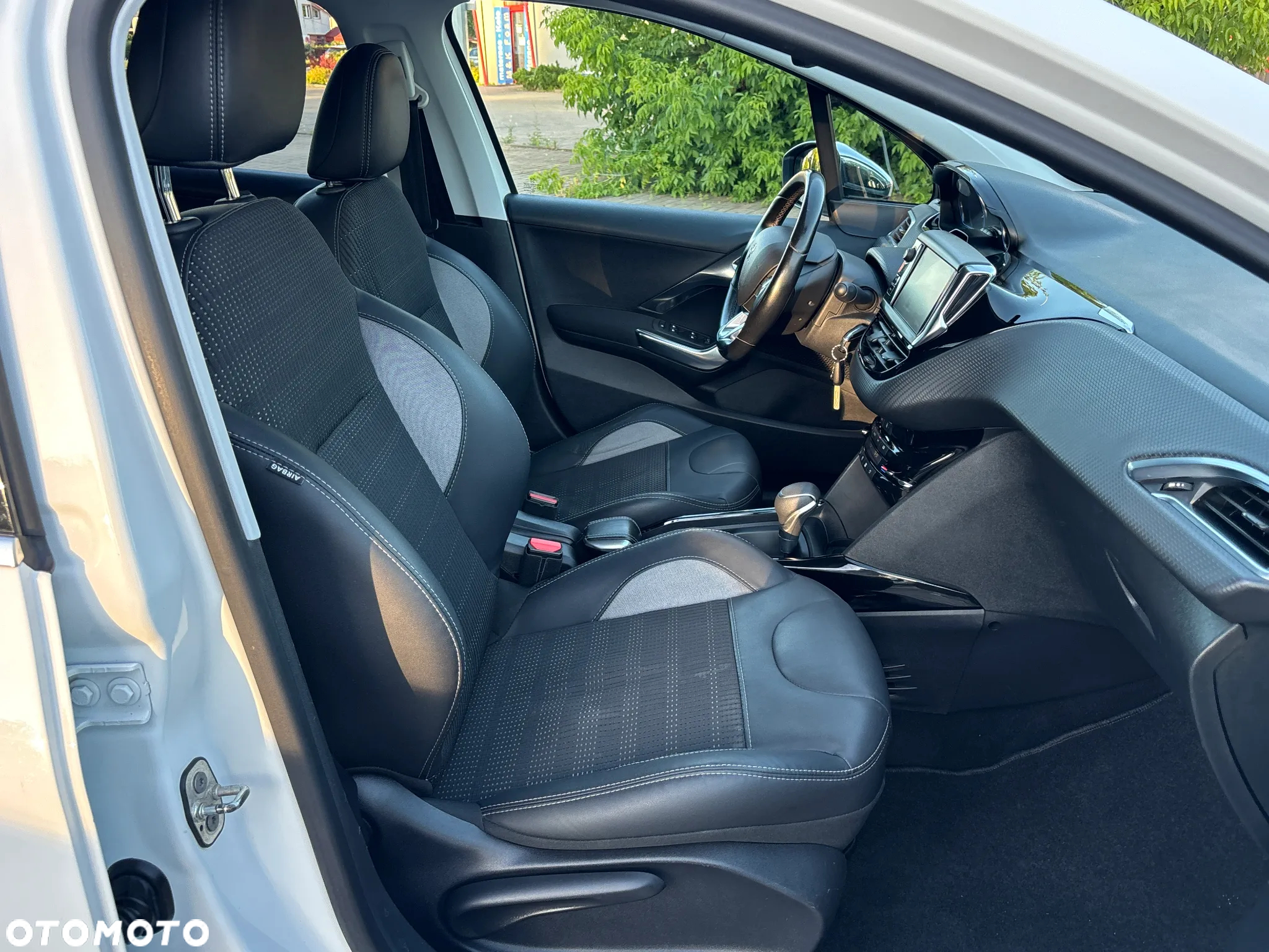 Peugeot 2008 1.2 Pure Tech Crossway S&S EAT6 - 31