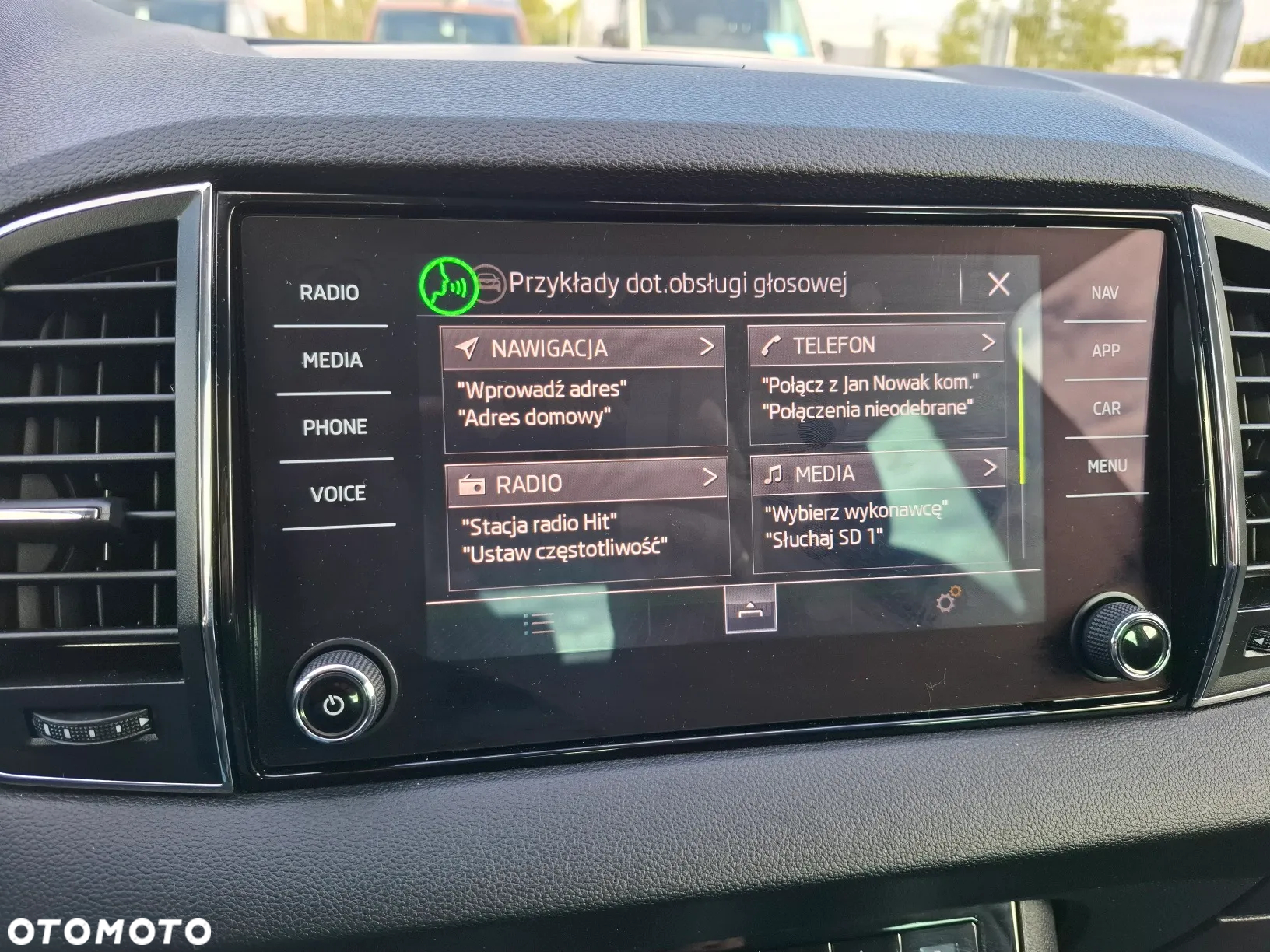Skoda Karoq 1.5 TSI ACT 4x2 Style DSG - 27