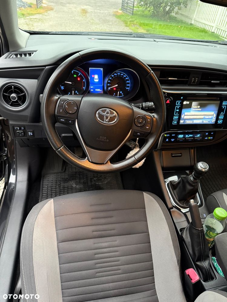 Toyota Auris 1.6 D-4D Comfort - 2
