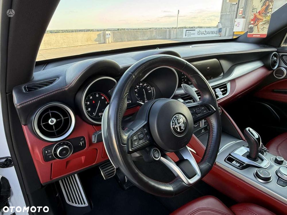 Alfa Romeo Stelvio 2.0 Turbo First Edition Q4 - 12