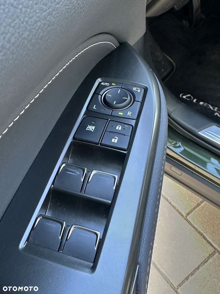 Lexus NX 350h Prestige 2WD - 17