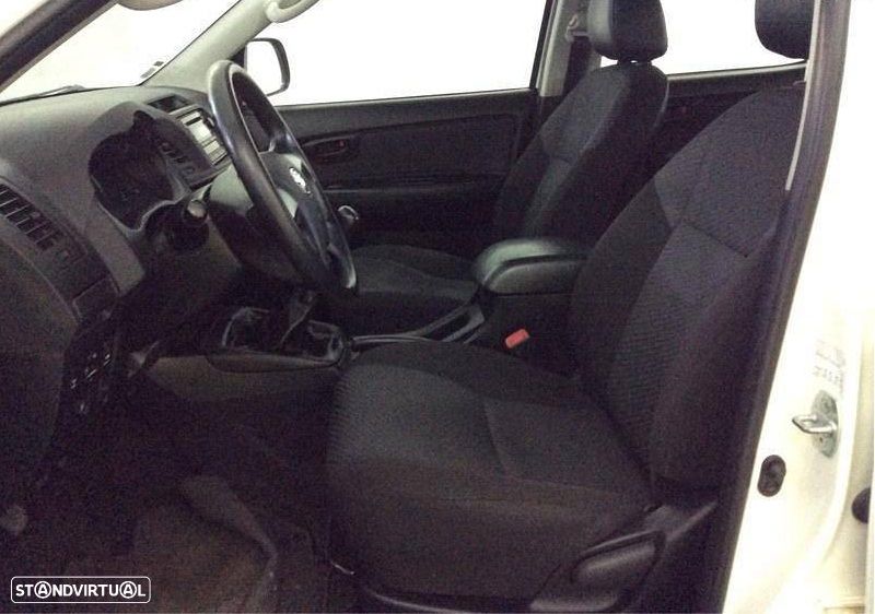 Toyota Hilux 2.5 D-4D 4WD CD - 4