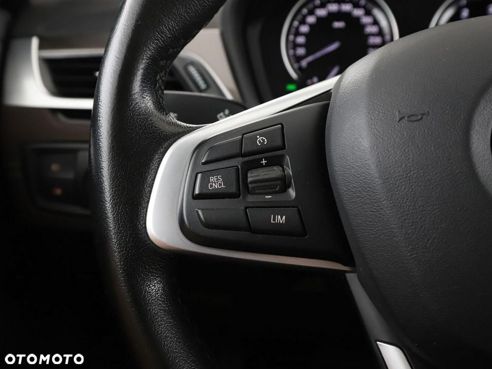 BMW X1 sDrive16d xLine - 31