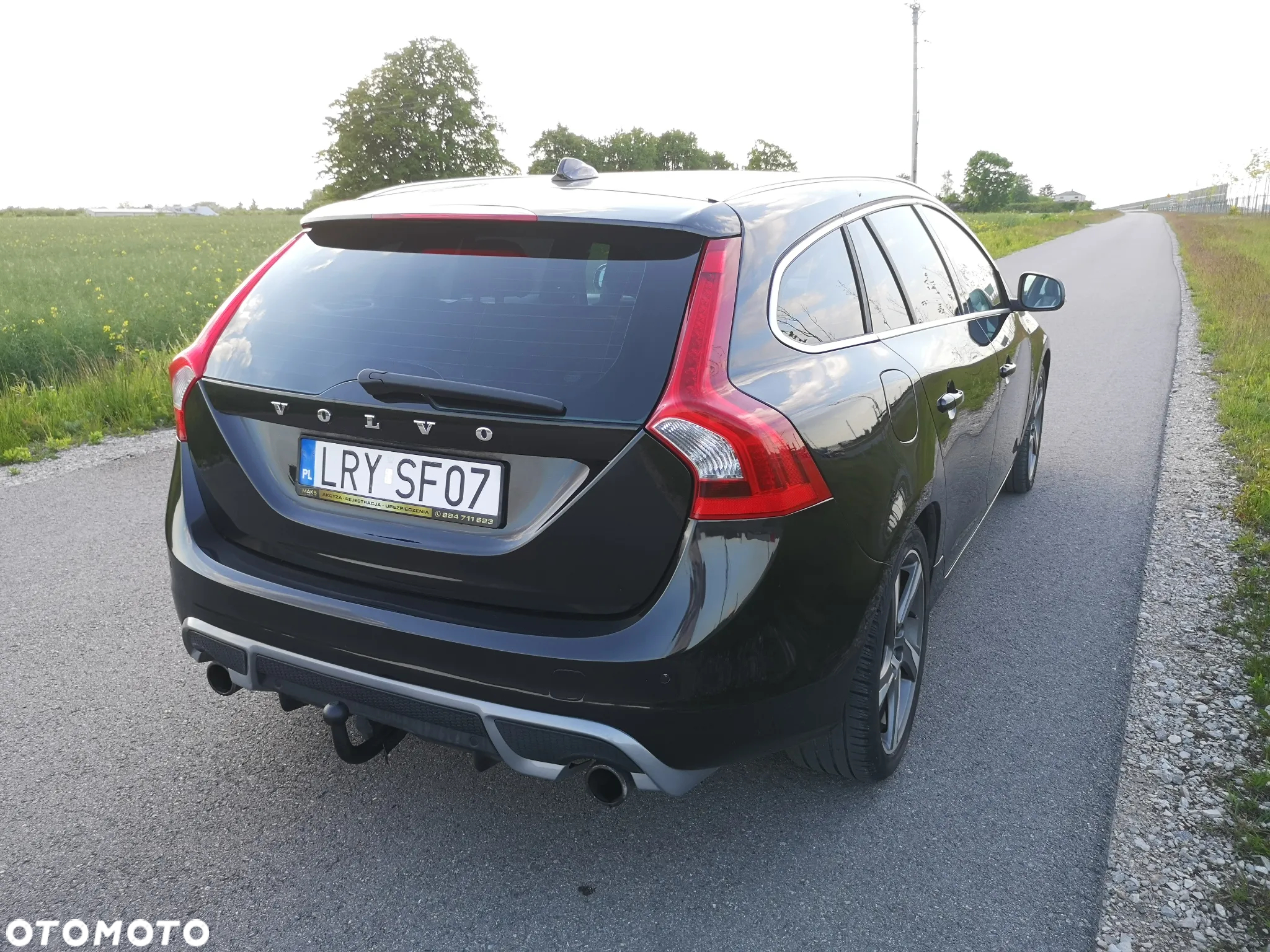 Volvo V60 T3 R-Design - 32