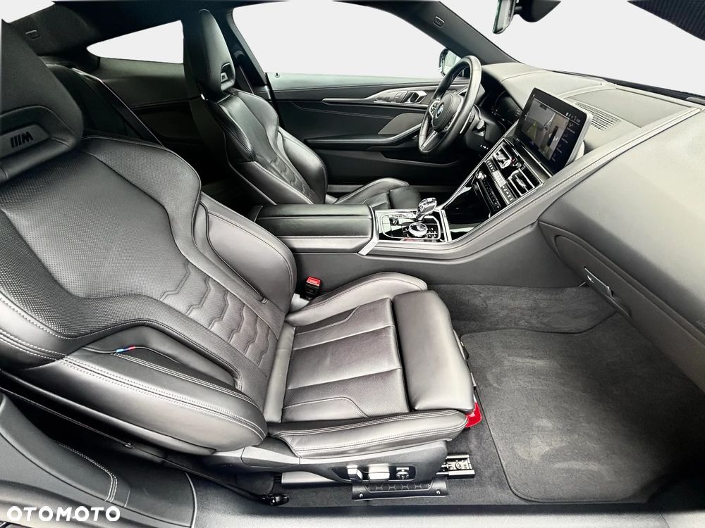 BMW Seria 8 - 18