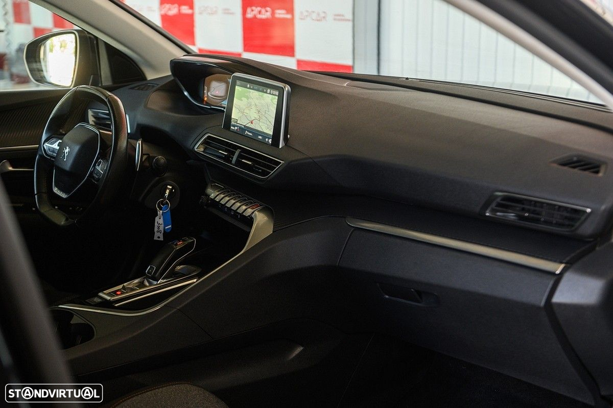 Peugeot 3008 PureTech 130 Stop & Start GPF EAT8 Active Business-Pack - 24