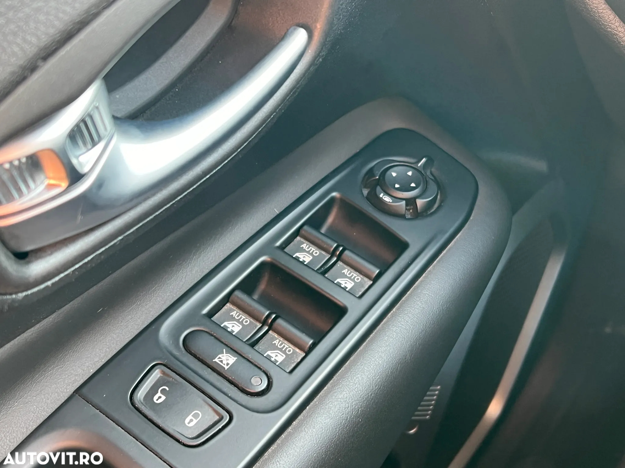 Jeep Renegade - 16