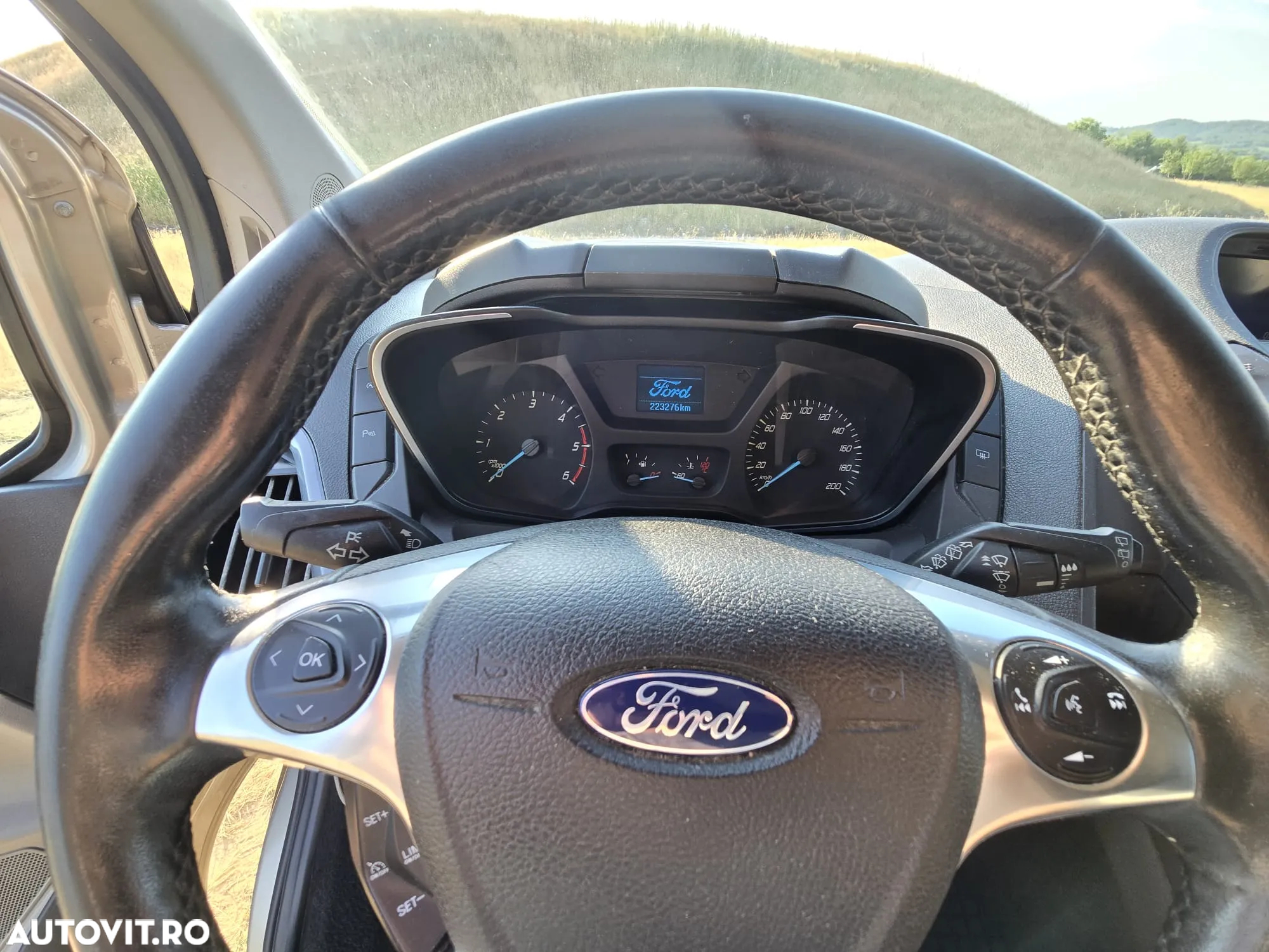 Ford Tourneo Custom - 14