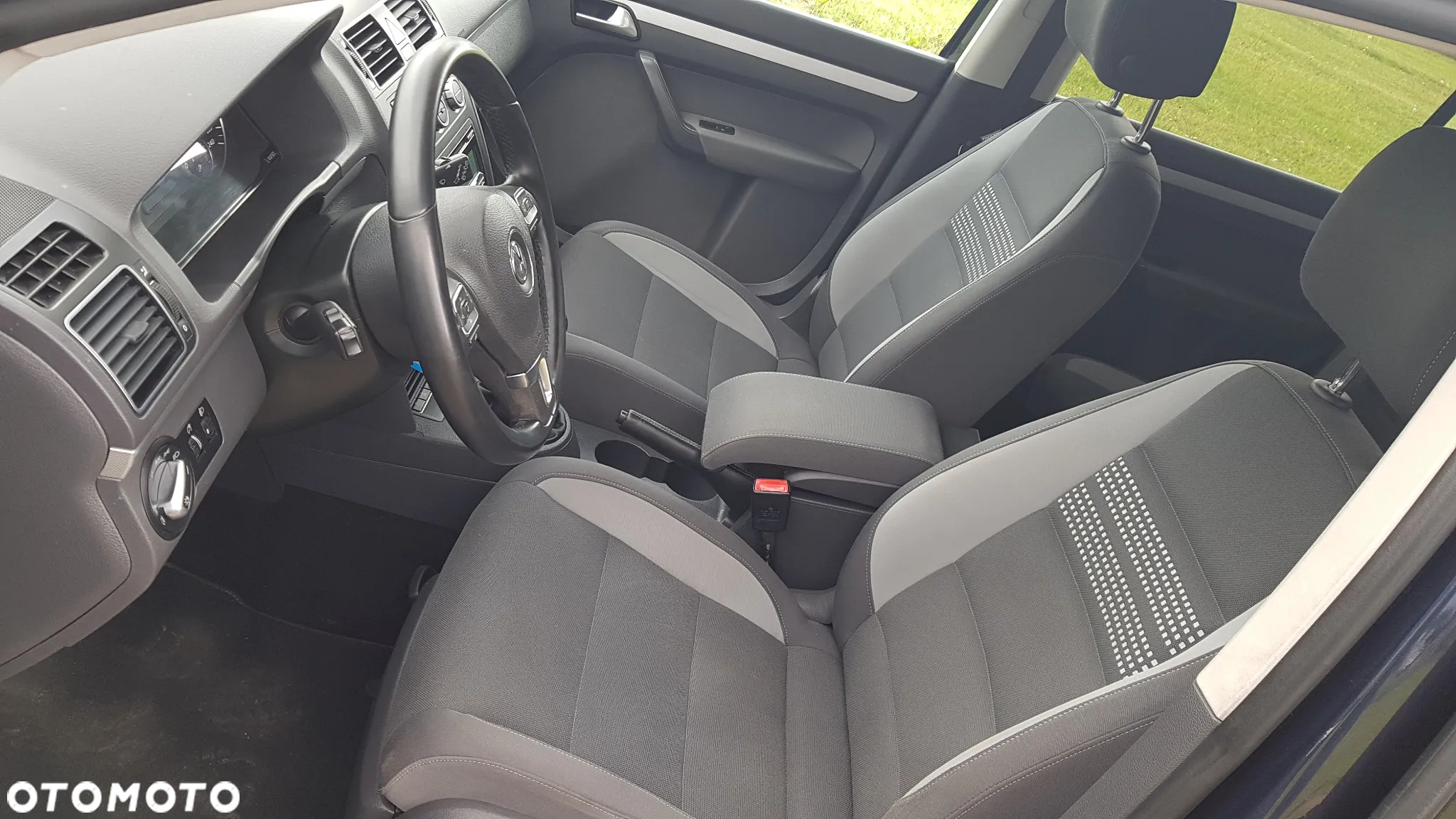 Volkswagen Touran 1.6 TDI DPF Life - 11