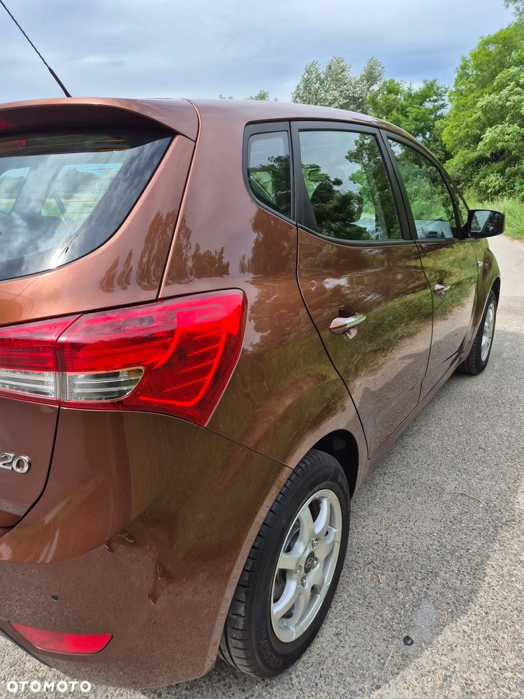 Hyundai ix20 1.4 Premium - 14