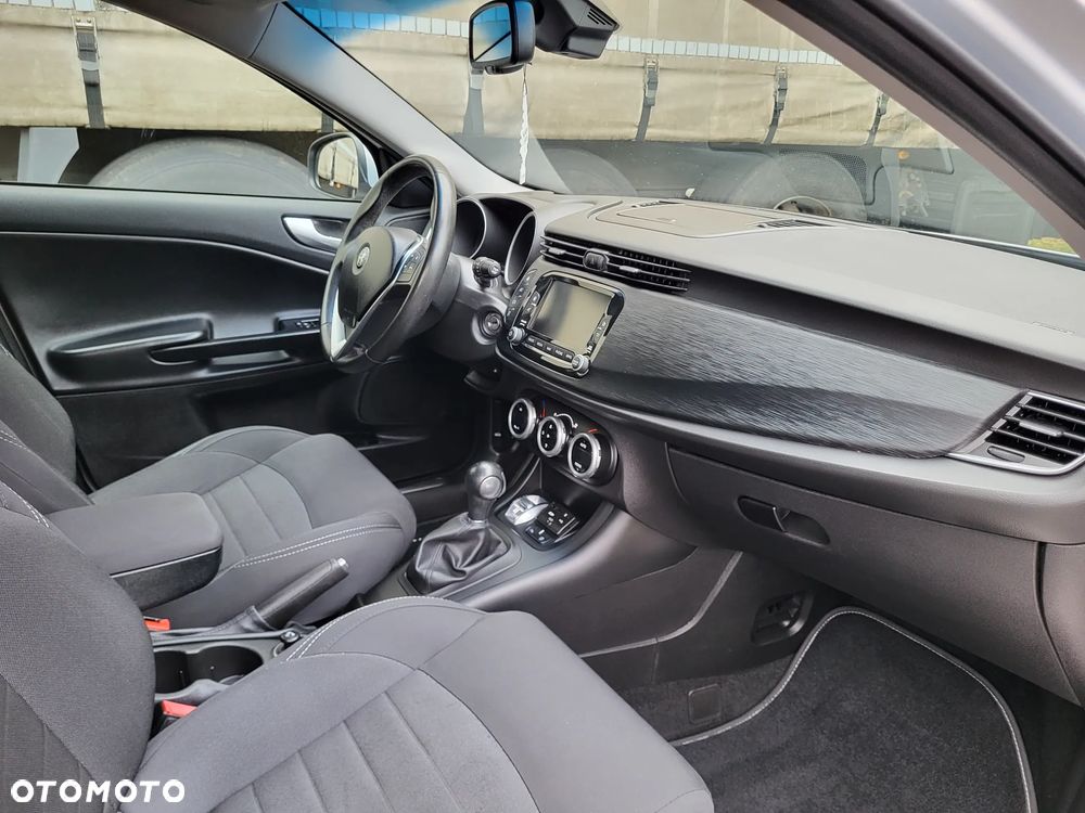 Alfa Romeo Giulietta 1.6 JTDM 16V TCT Super - 30