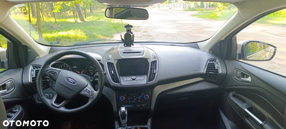 Ford Kuga - 12