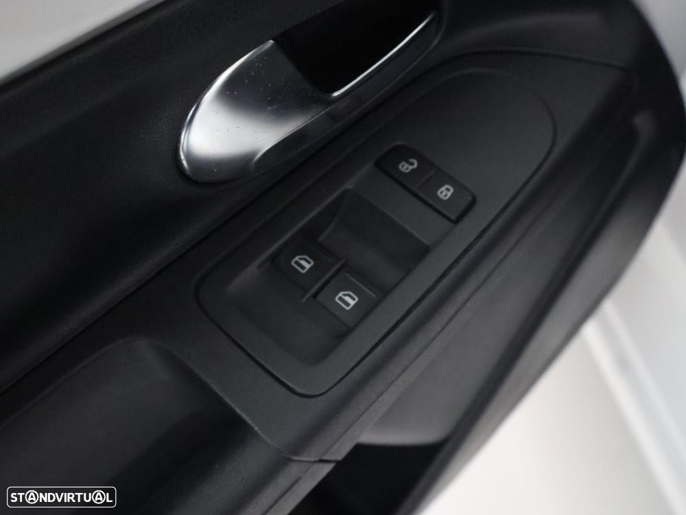 VW Up! 1.0 Take - 12