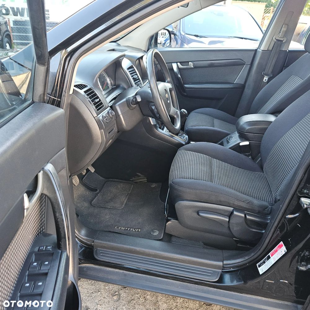Chevrolet Captiva 2.4 LS 5os - 12