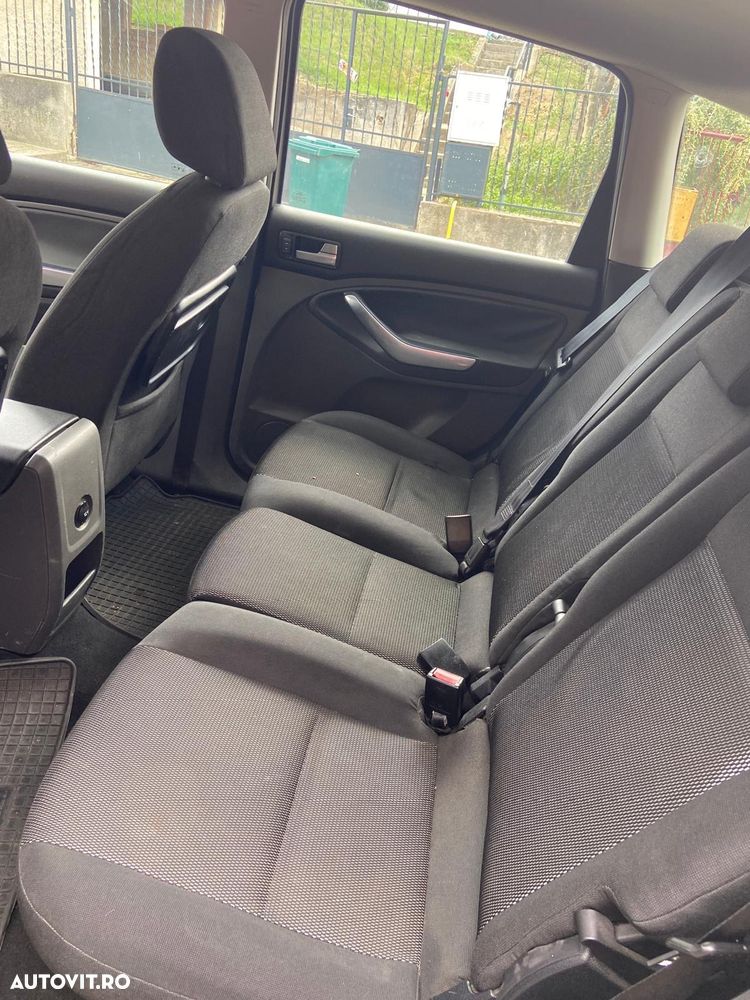 Ford C-Max - 7