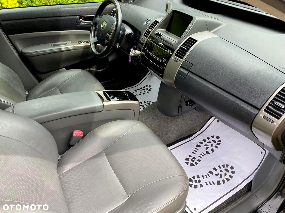 Toyota Prius 1.5 VVT-i Sol - 32