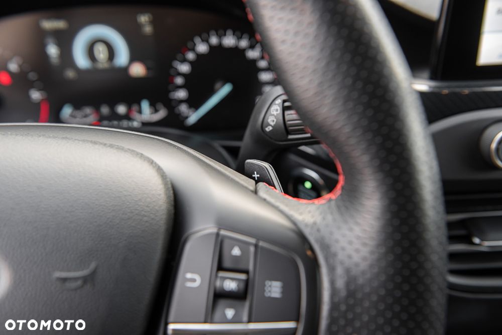 Ford Focus 1.5 EcoBlue Start-Stopp-System ST-LINE - 20