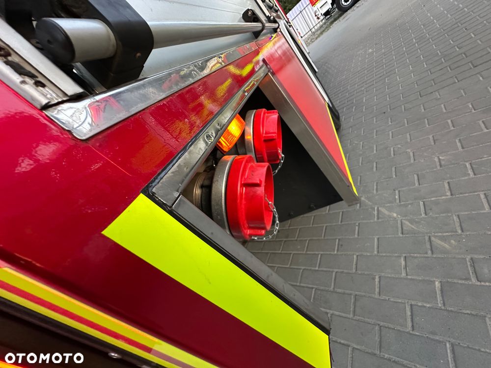 MAN Straż pożarna, Pojazd pożarniczy, Wóz strażacki MAN L80 GBA 3000l wody, reduktor, maszt oświetleniowy, wysokie kąty natarcia, wyciągarka, CNBOP - 21