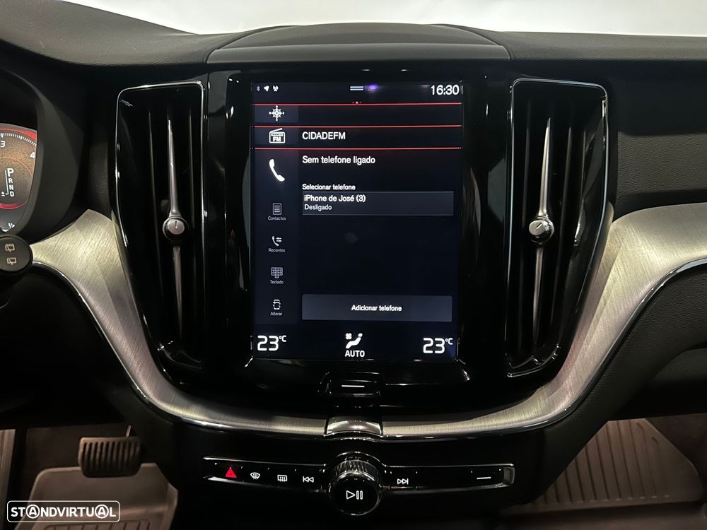 Volvo XC 60 2.0 D4 Momentum AWD Geartronic - 26