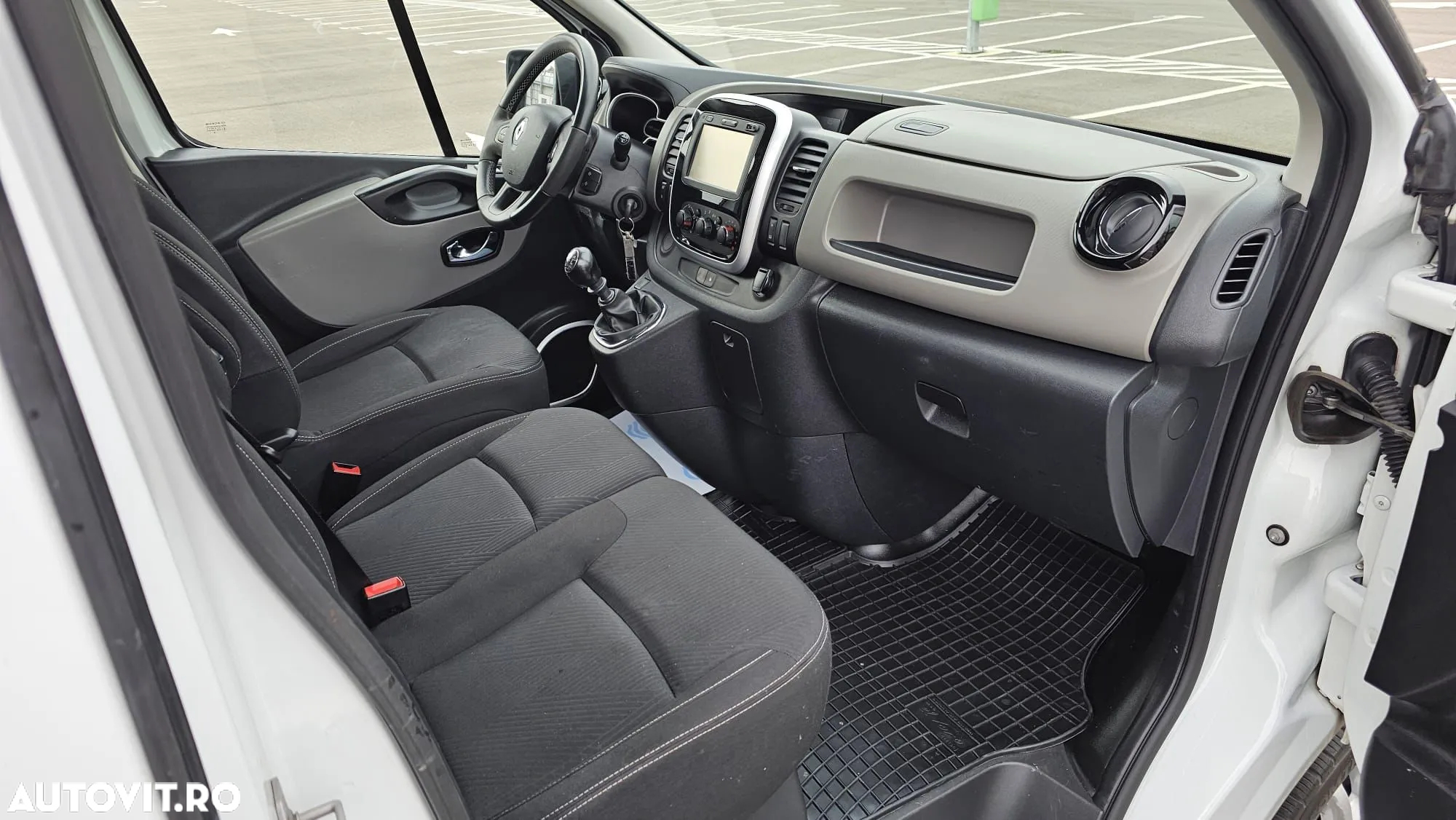 Renault Trafic - 15