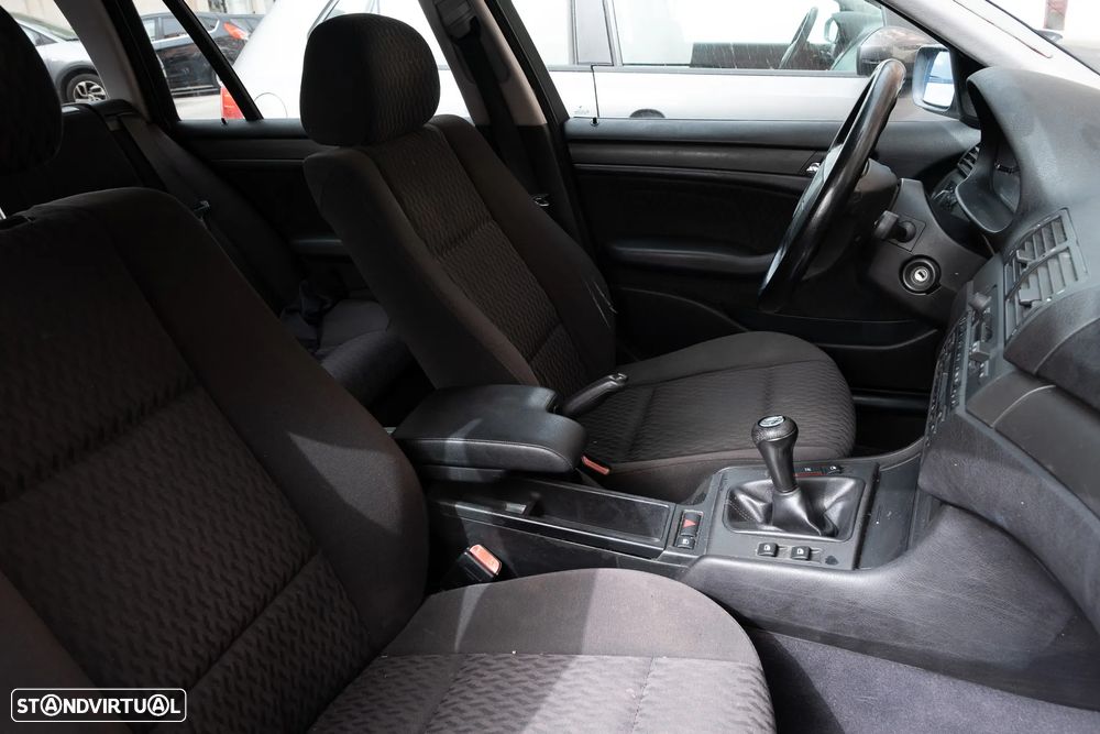 BMW 320 d Touring Séc.XXI - 5