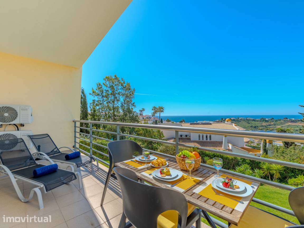 Apartamento T2 com varanda e piscina para arrendar - Grande imagem: 2/26