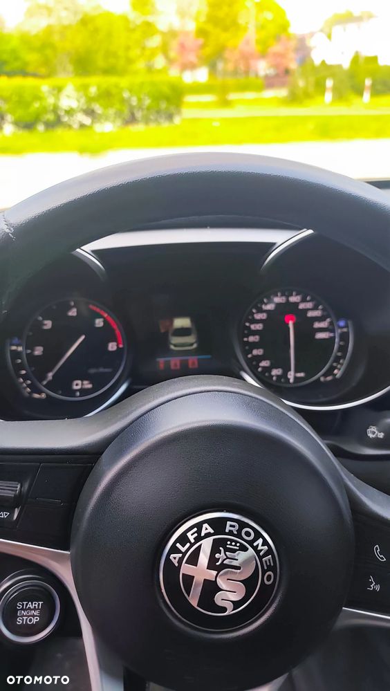 Alfa Romeo Giulia 2.2 D Turbo Super - 23