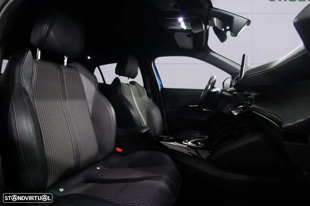 Peugeot e-2008 50 kWh GT - 13