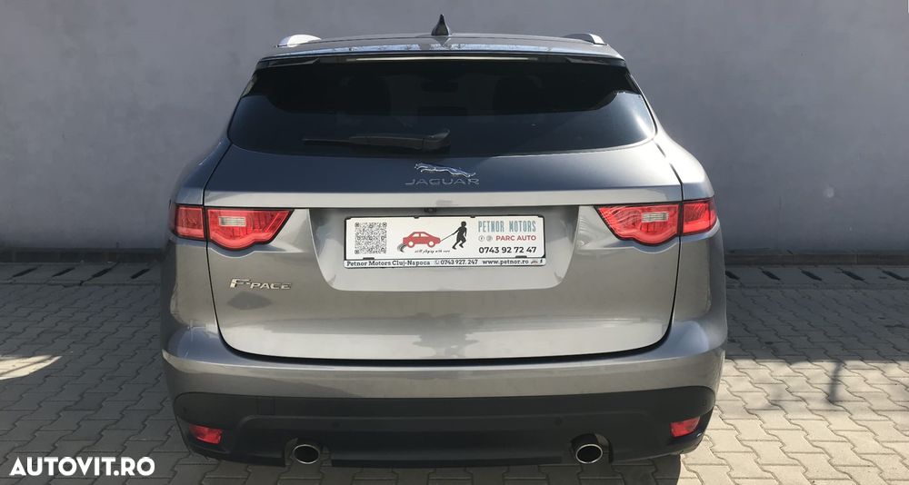 Jaguar F-Pace - 12