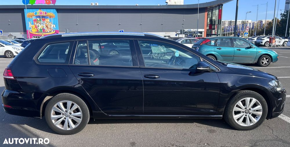 Volkswagen Golf - 8