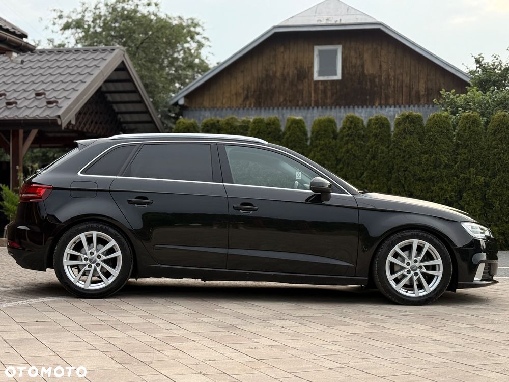 Audi A3 Sportback 2.0 TDI design - 12
