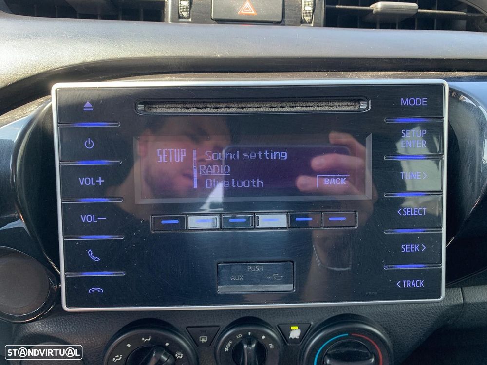 Toyota Hilux 2.4 D-4D 2WD CD - 19