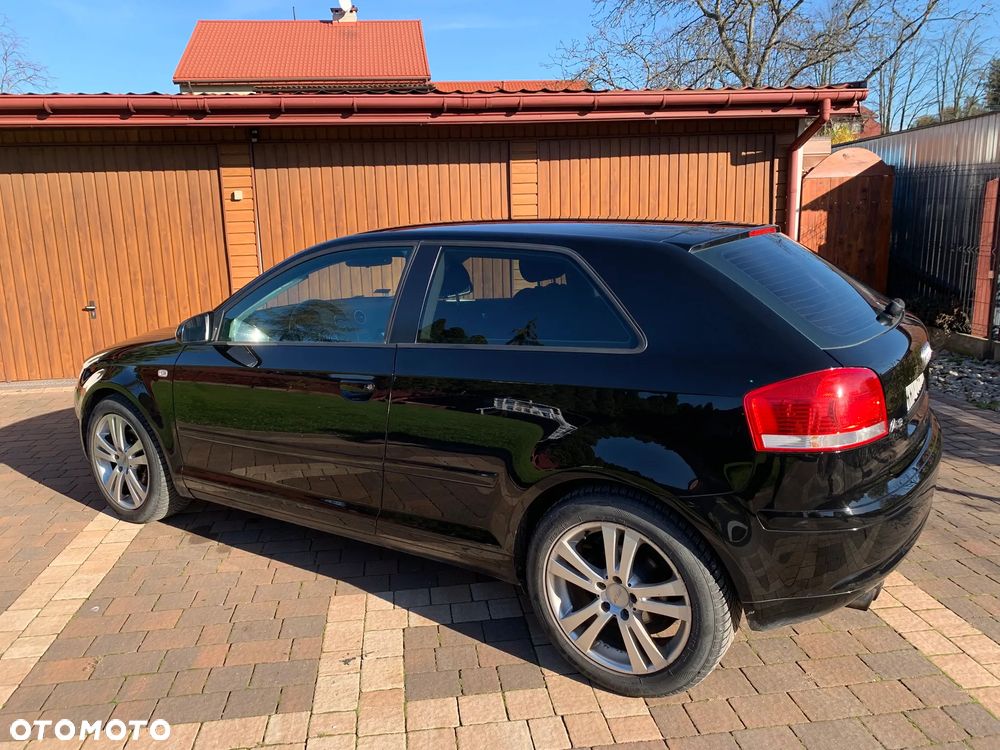 Audi A3 3-drzwiowe 2.0 FSI Attraction - 22