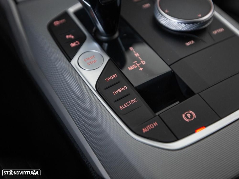 BMW 320 e Touring Corporate Edition Auto - 20