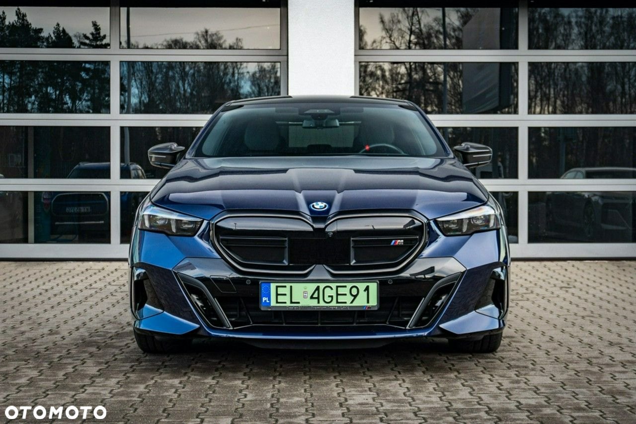 BMW i5 - 3
