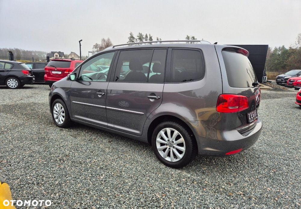 Volkswagen Touran - 36