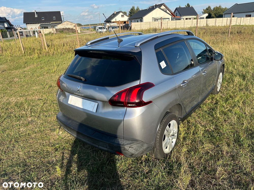 Peugeot 2008 1.6 BlueHDi Style - 23
