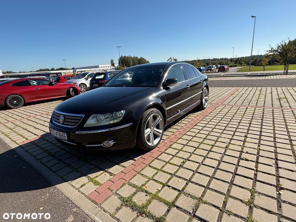 Volkswagen Phaeton - 1