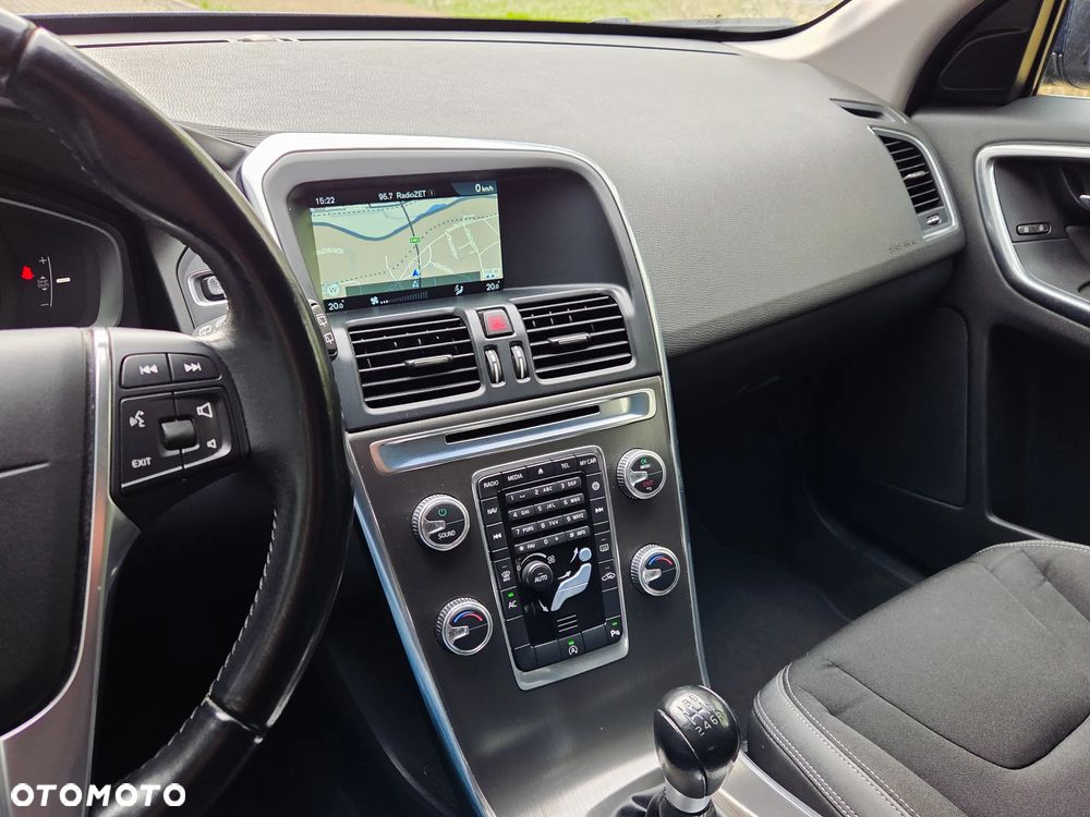 Volvo XC 60 D4 Momentum - 17