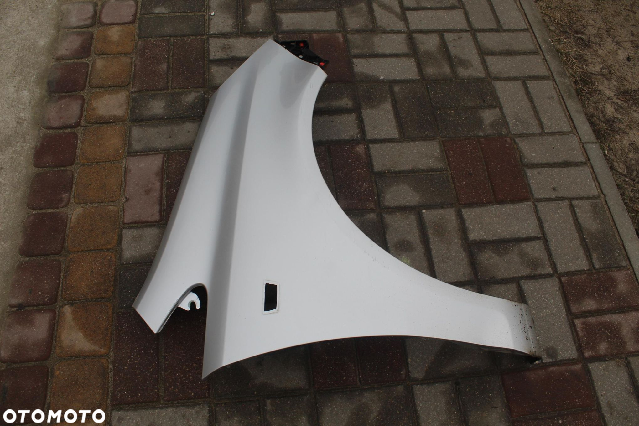 BŁOTNIK PRAWY PRZÓD Z157 OPEL CORSA D - 4