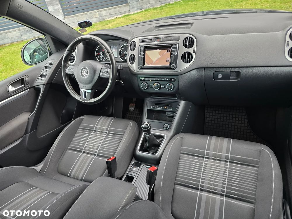 Volkswagen Tiguan 2.0 TDI SCR BlueMotion Technology Lounge Sport & Style - 25