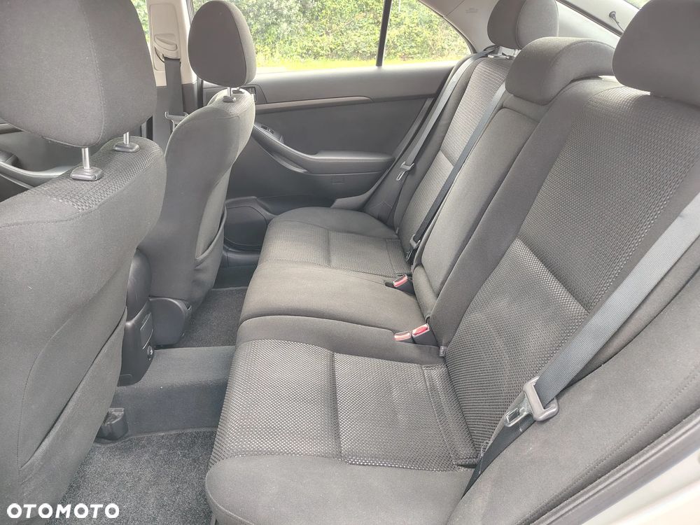 Toyota Avensis 2.0 VVT-i Team - 15