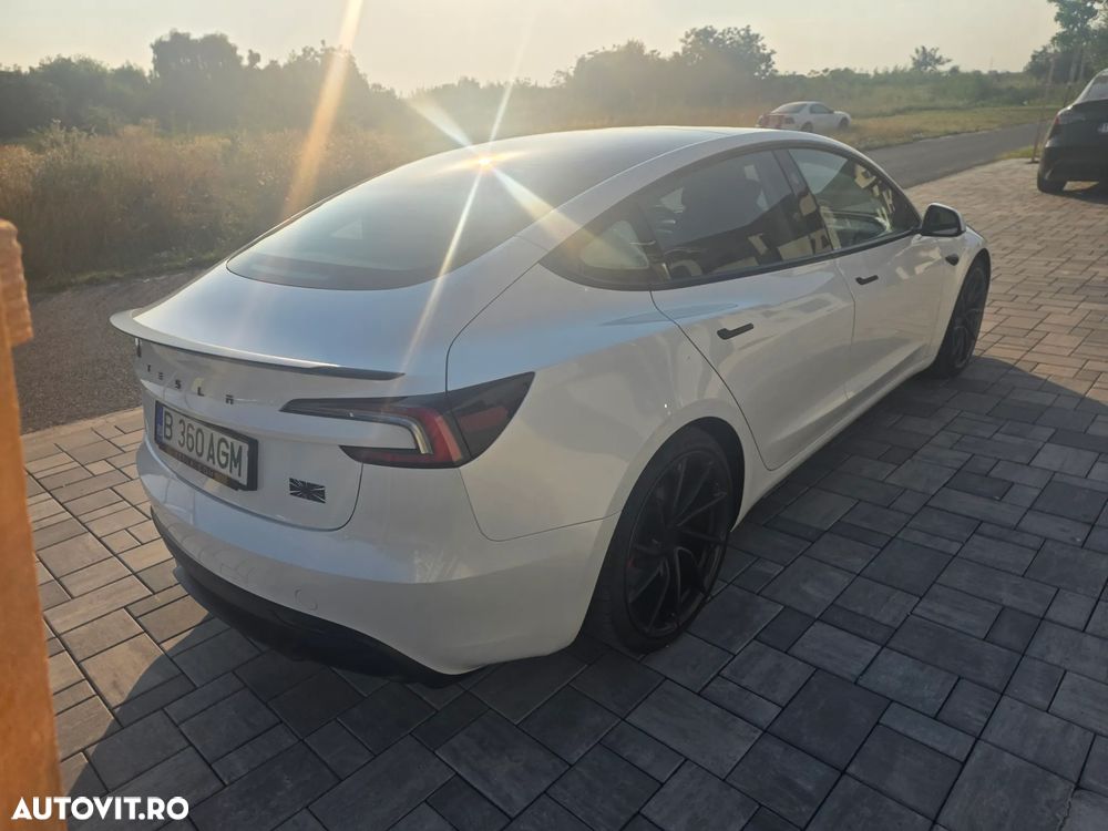 Tesla Model 3 - 3