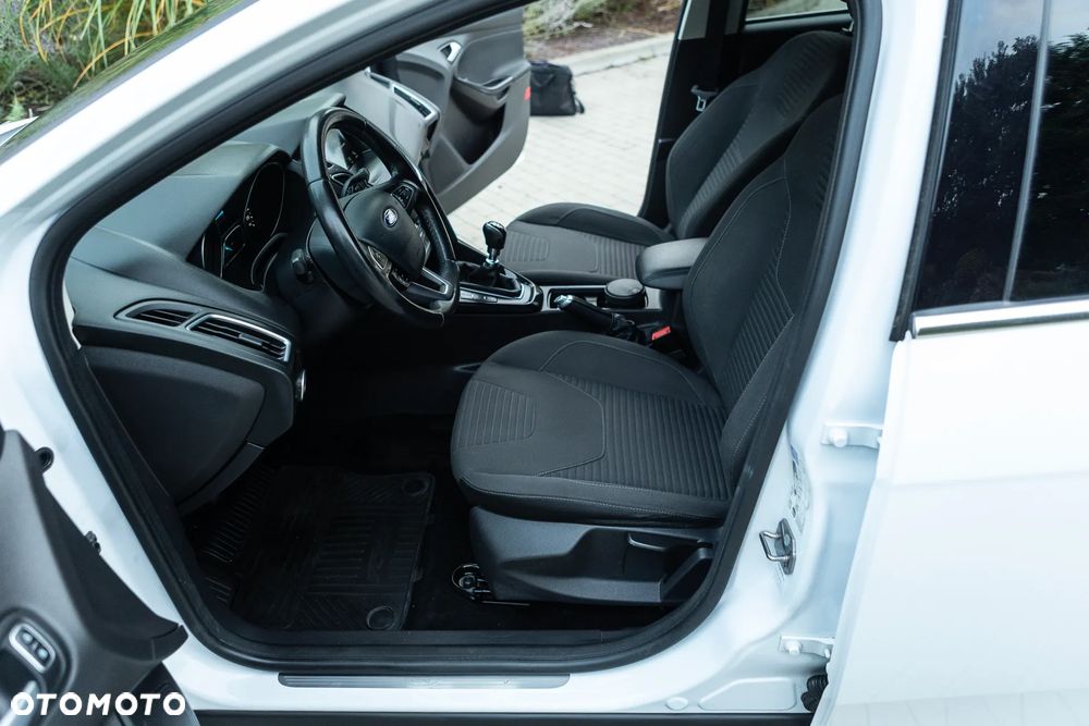 Ford Focus - 25