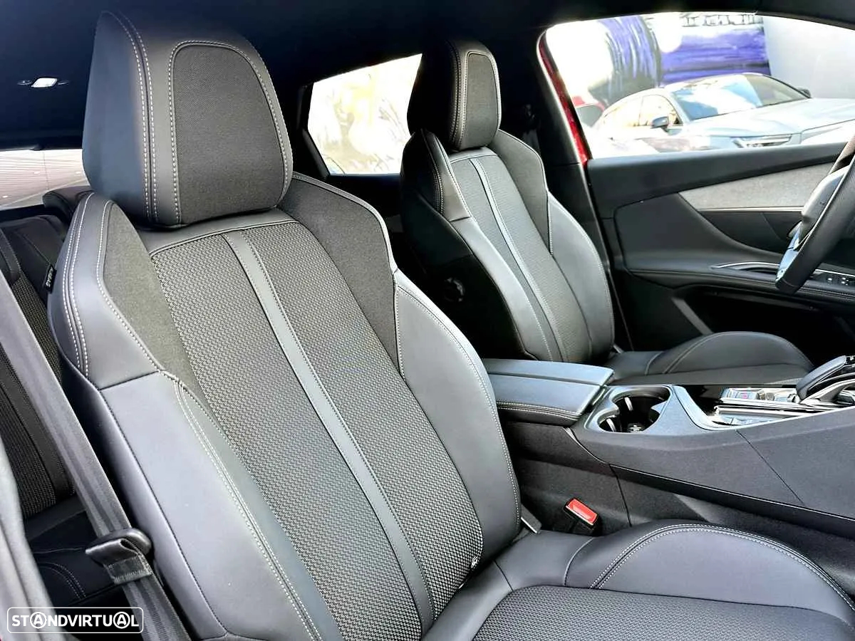Peugeot 3008 1.6 Hybrid GT e-EAT8 - 27