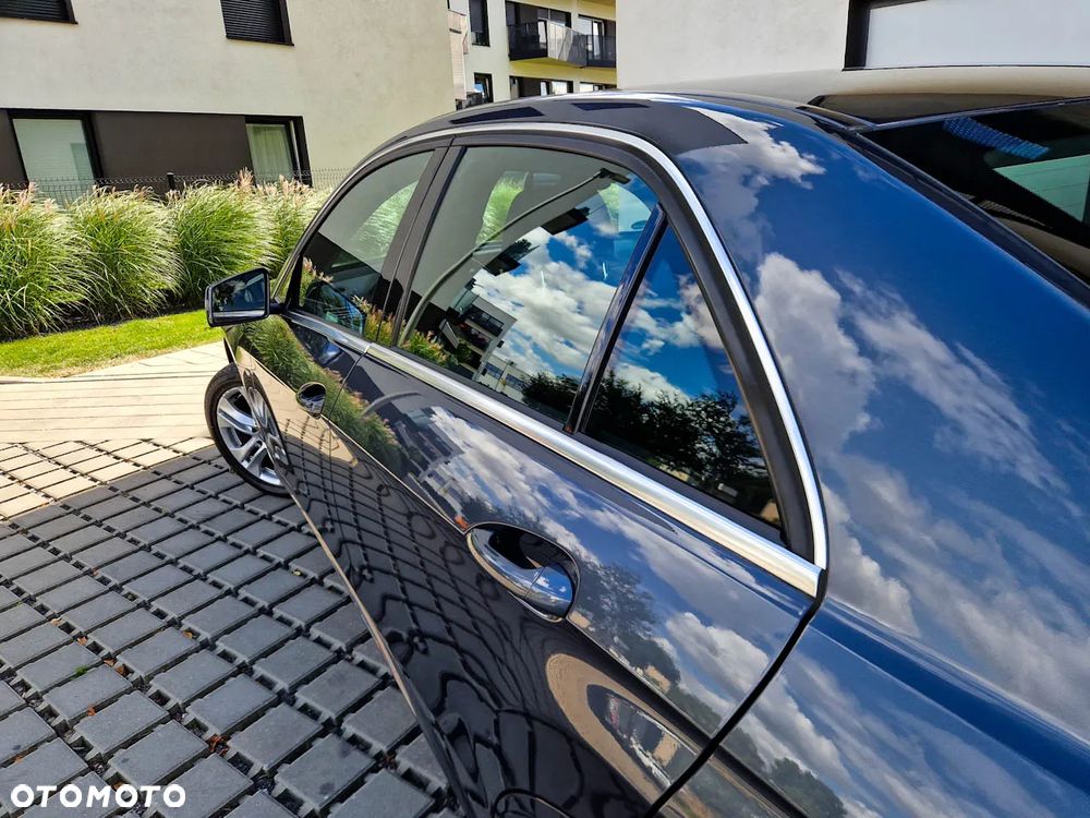 Mercedes-Benz Klasa E 200 CGI BlueEffICIENCY - 13
