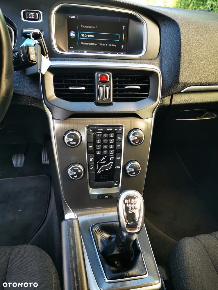 Volvo V40 - 16